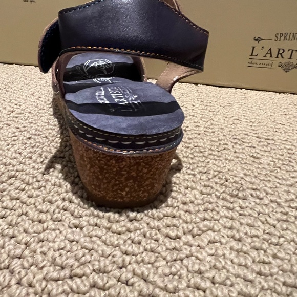 New L'Artiste by Spring Step Leather Wedge Sandals Cuteness Navy  Shoes NIB - Picture 11 of 12
